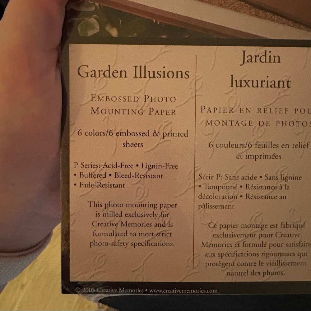 Creative Memories Garden Illusions Embossing Photo Mounting Paper - Picture 2 of 2